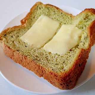チーズ&ミルク&シュガーｄｅ黒ごま緑茶食パン